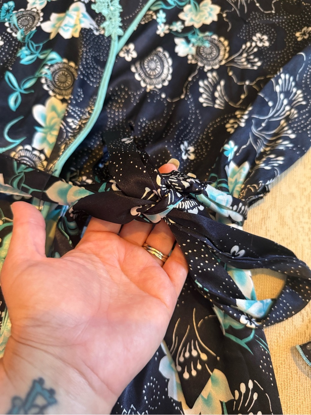 VTG Sensara floral teal belted long ruffle sleeve robe - Picture 7 of 10